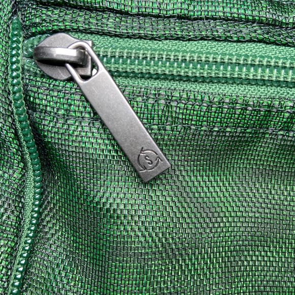 Smateria Ava Crossbody Hunter Green Vegan Sustainable Ethical 9x9 Goth - Picture 6 of 11